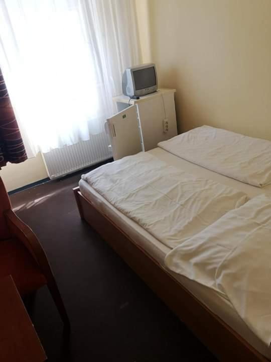 Fenyves Panzio Bed & Breakfast Siofok Ngoại thất bức ảnh