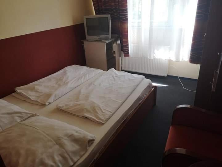 Fenyves Panzio Bed & Breakfast Siofok Ngoại thất bức ảnh